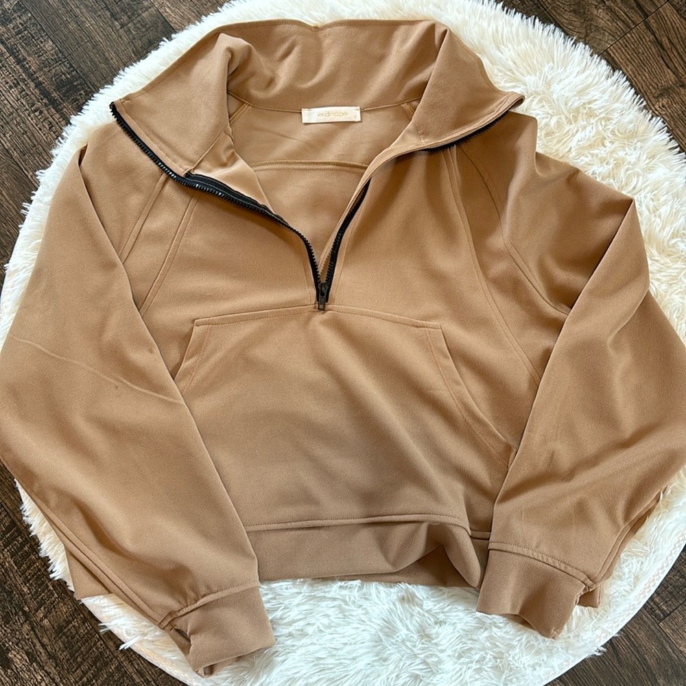 NWOT Eldridge Cropped Pullover Size Small